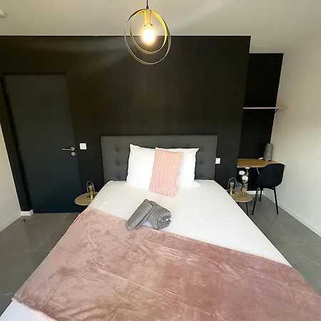 La Charmesienne - Modern With Pool