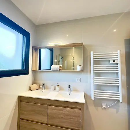 Вилла La Charmesienne - Modern With Pool