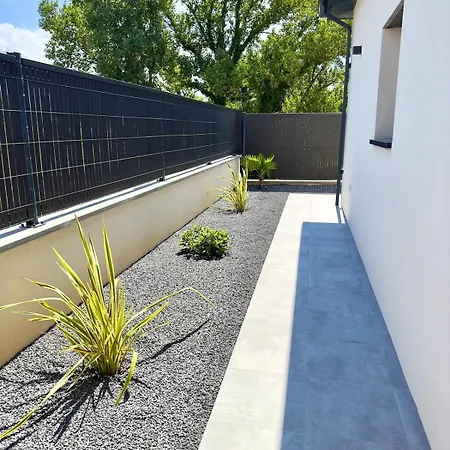 La Charmesienne - Modern With Pool Villa Charmes-sur-Rhone