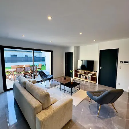 La Charmesienne - Modern With Pool Villa Charmes-sur-Rhone