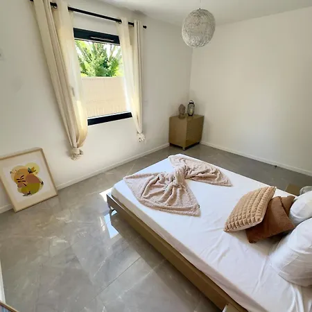 La Charmesienne - Modern With Pool Villa Charmes-sur-Rhone