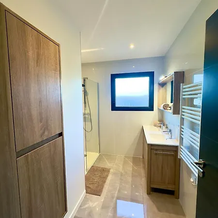 La Charmesienne - Modern With Pool *